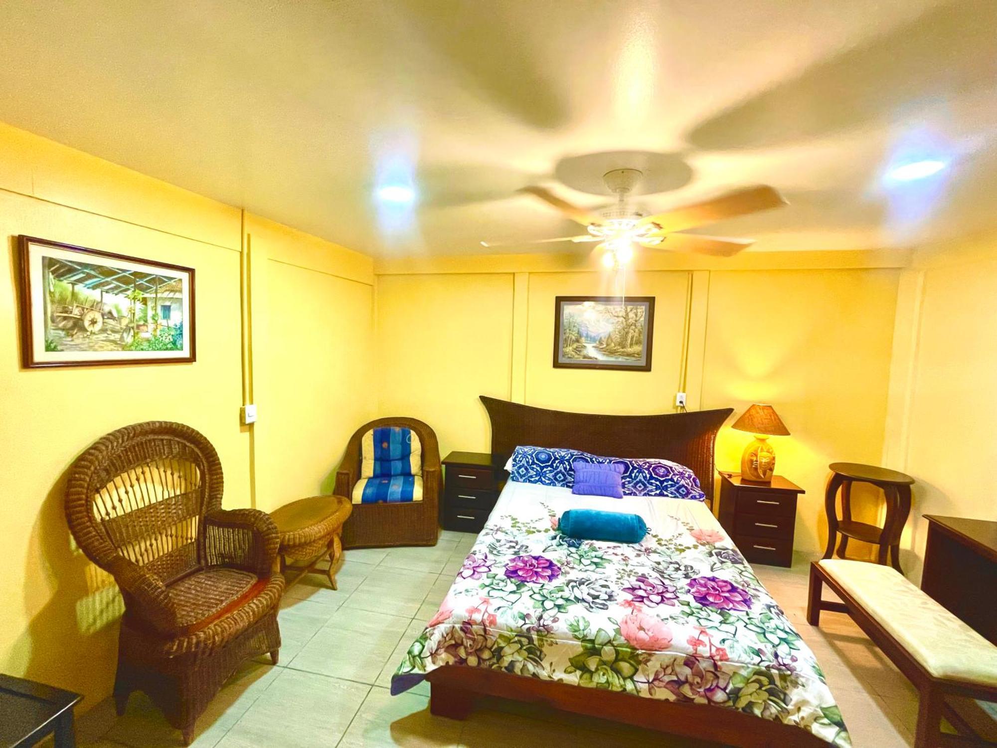 Hotel Tierra De Volcanes La Fortuna Bagian luar foto