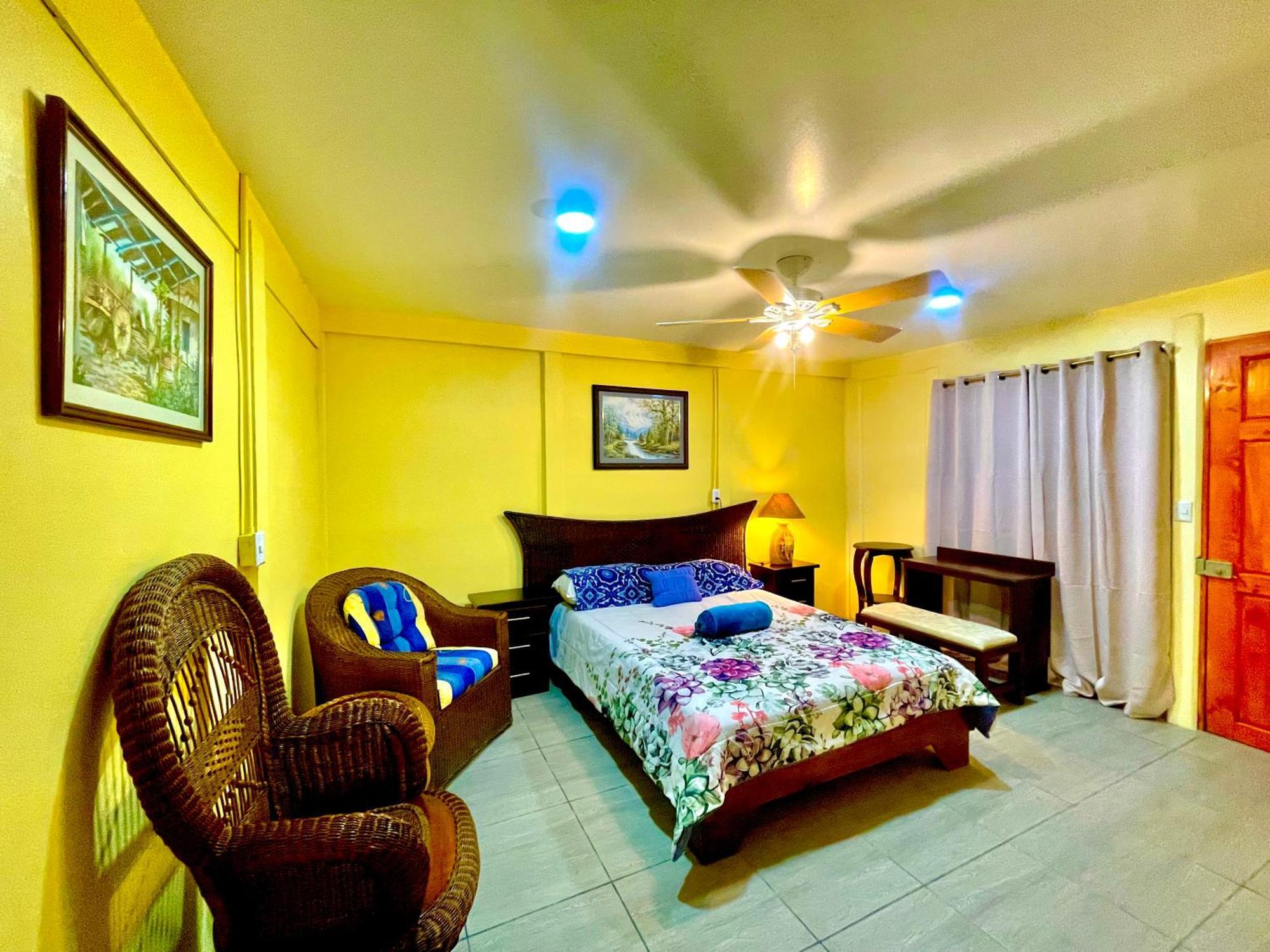 Hotel Tierra De Volcanes La Fortuna Bagian luar foto