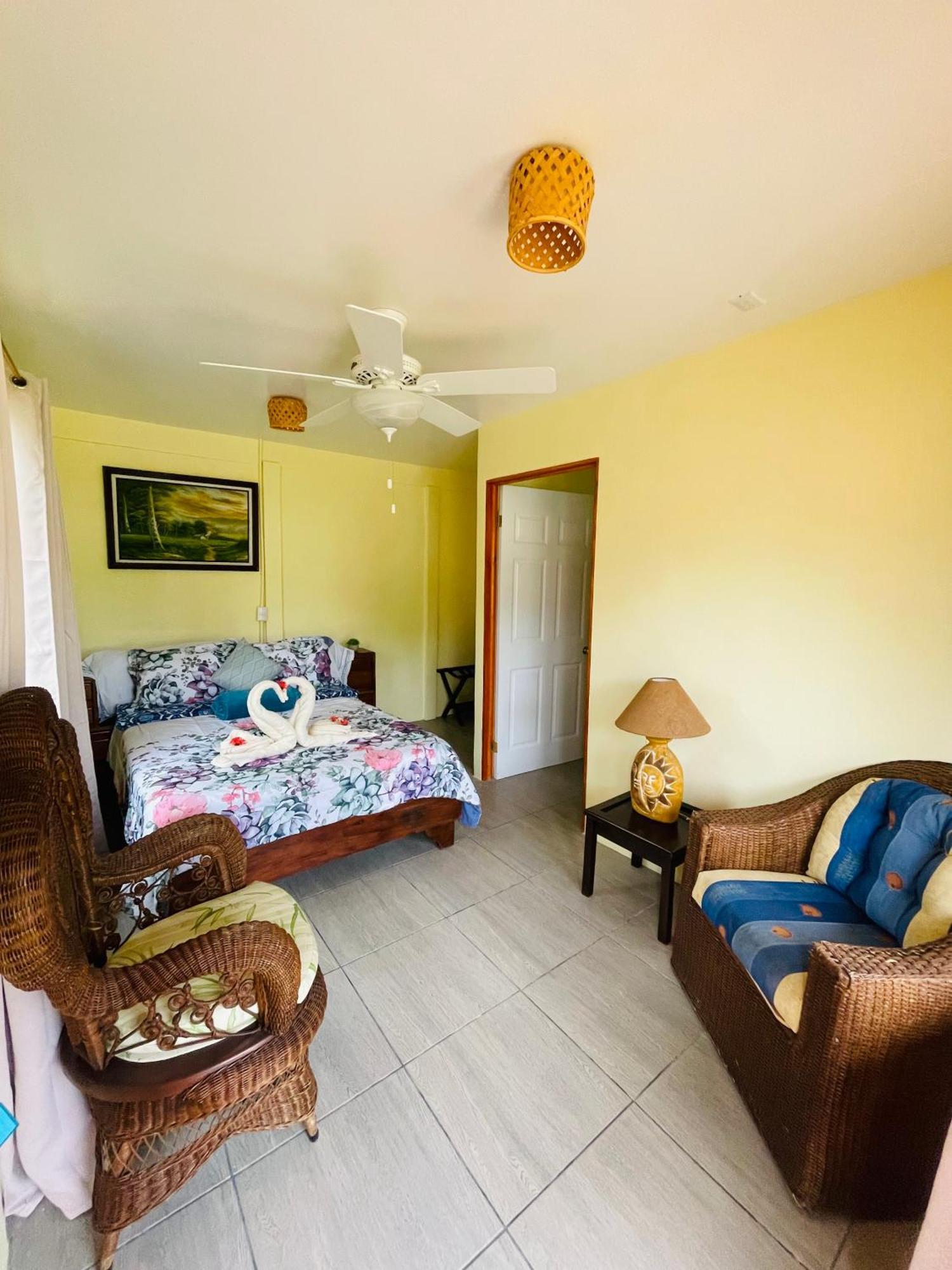 Hotel Tierra De Volcanes La Fortuna Bagian luar foto